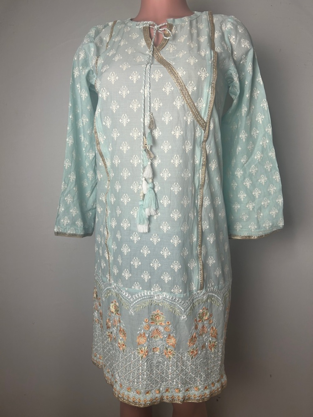 J. Pret Women's 100%Cotton Kurta Embroidered Size Small. 1 Piece